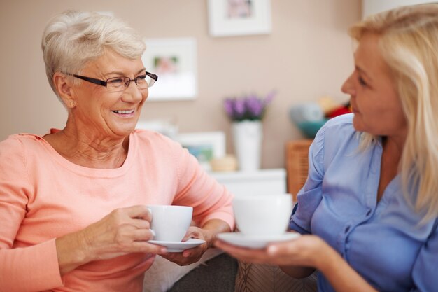 Le café dans la maison de ma mère a le meilleur goût