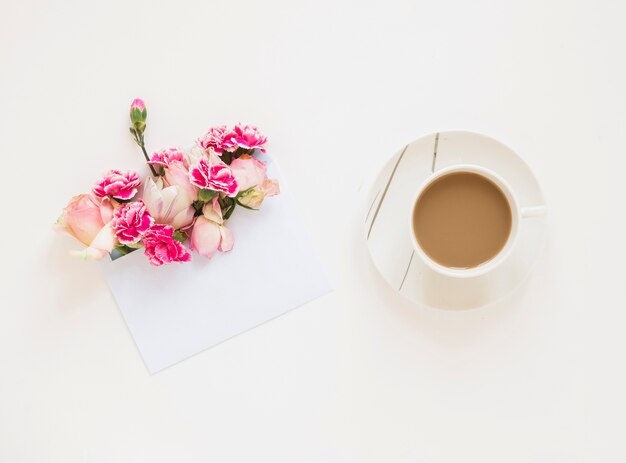 Café et fleurs