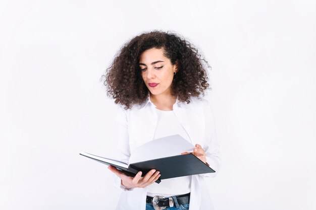 Cahier de lecture de jeune femme