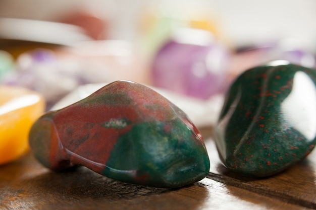 cailloux colorés pierres