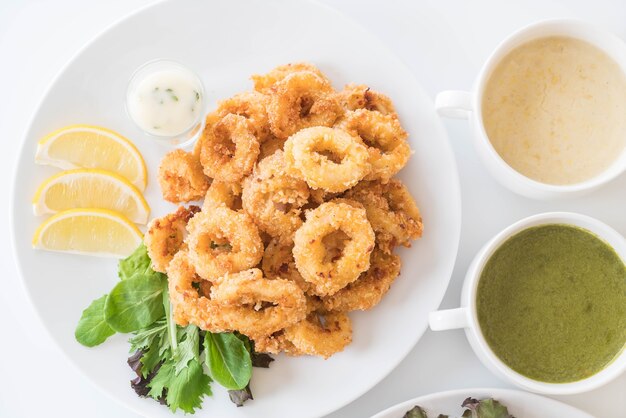 Calamars frits (anneaux de calamars)