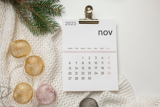 Photo gratuite calendrier de bureau avec textes en anglais