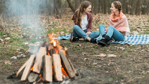 Camping femme angle faible