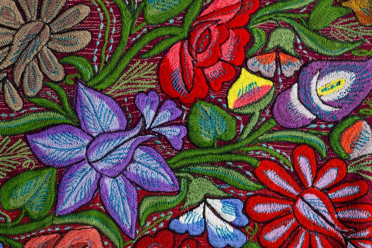 Photo gratuit capturer les couleurs mexicaines avec des fleurs colorées