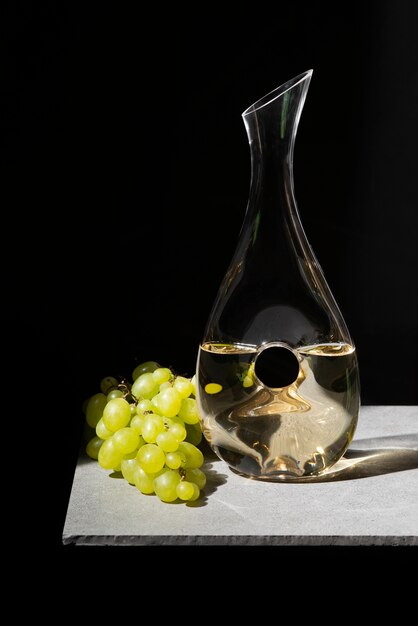 Carafe pour arrangement de vin et de raisins