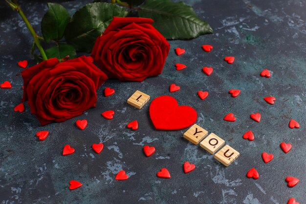 Carte de voeux de Saint-Valentin avec des fleurs roses.