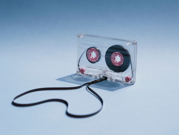 Cassette de cassette claire sur fond dégradé