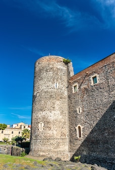 Castello ursino, un château médiéval à catane - sicile, italie du sud