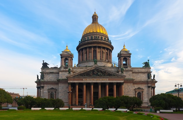 Cathédrale Saint-Isaac à Saint-Pétersbourg