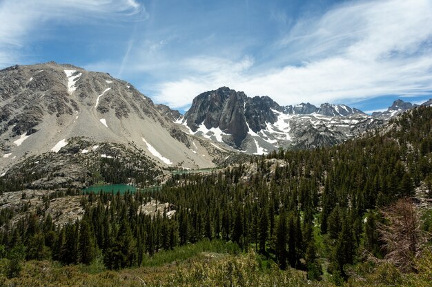 le célèbre Temple Crag en Californie, aux États-Unis