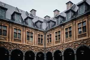 Photo gratuite célèbre vieille bourse historique à lille en france