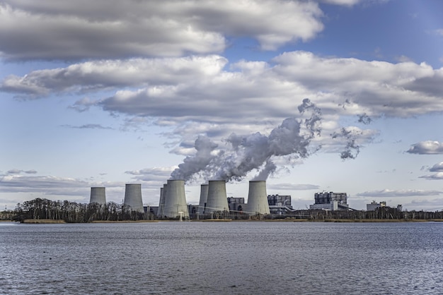 Photo gratuite centrale électrique au lignite