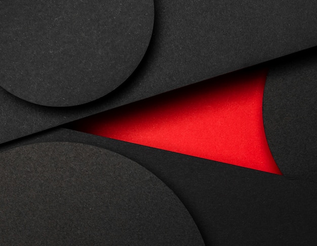 Cercle de couches de papier noir et rouge