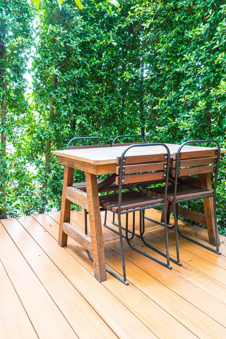 Photo gratuit chaise en bois vide