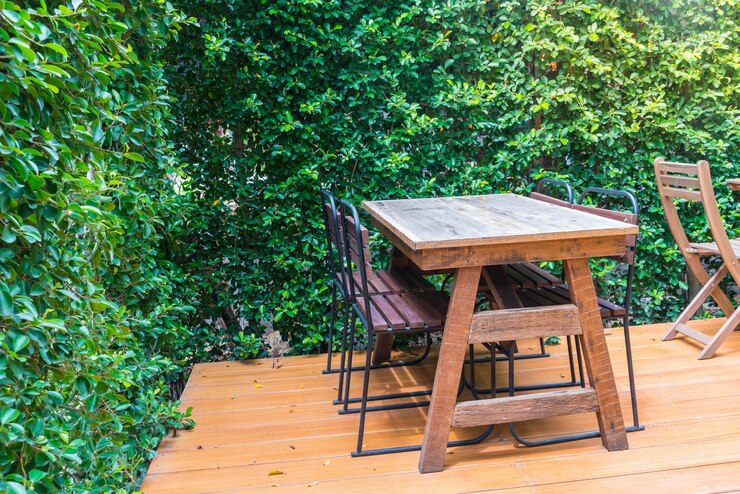 Photo gratuit chaise en bois vide