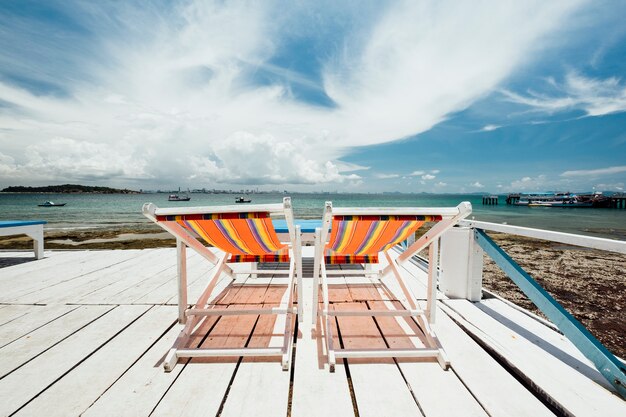 chaise longue au bord de mer