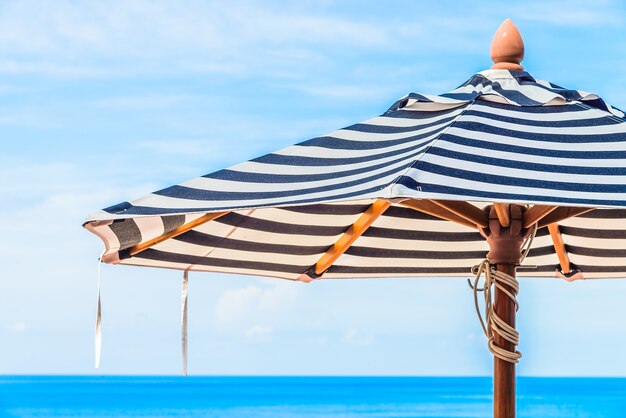 Chaise de piscine parapluie