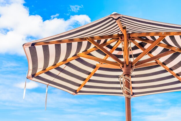 Chaise de piscine parapluie