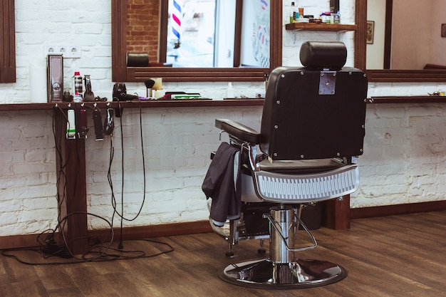 Photo gratuite chaise vintage en salon de coiffure