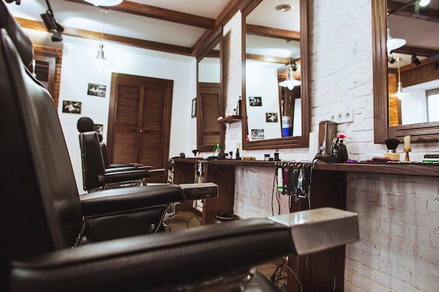 Chaises vintage en salon de coiffure
