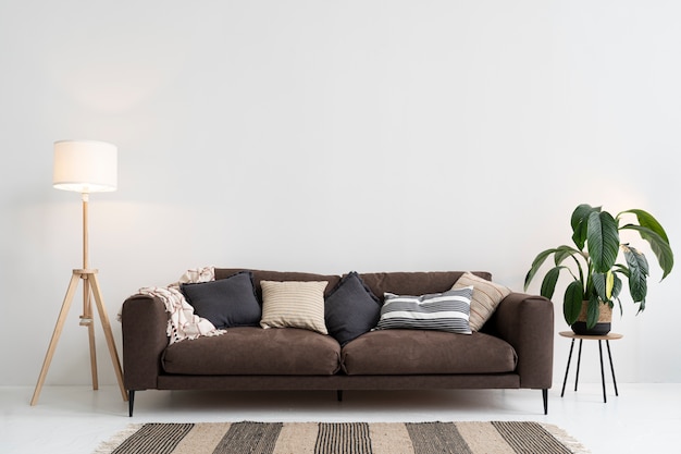 Chambre moderne vide avec des meubles