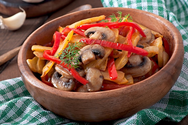 Champignons sautés à la citrouille et au poivron