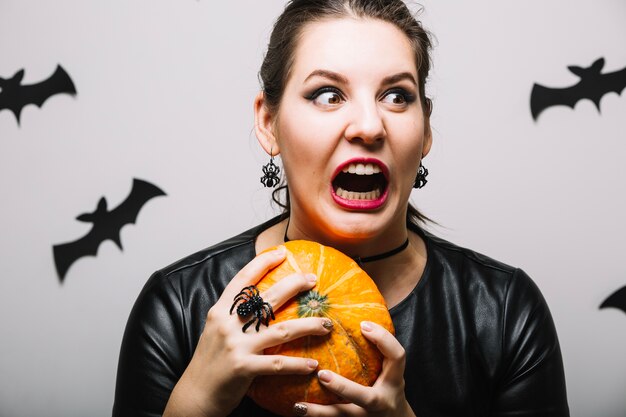 Chanteuse à la citrouille