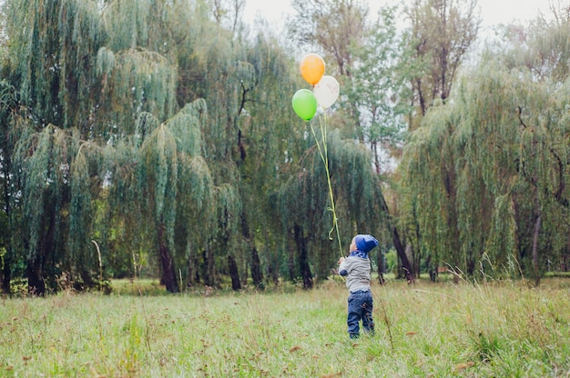 Chapeau d&#39;été jouer enfant mignon