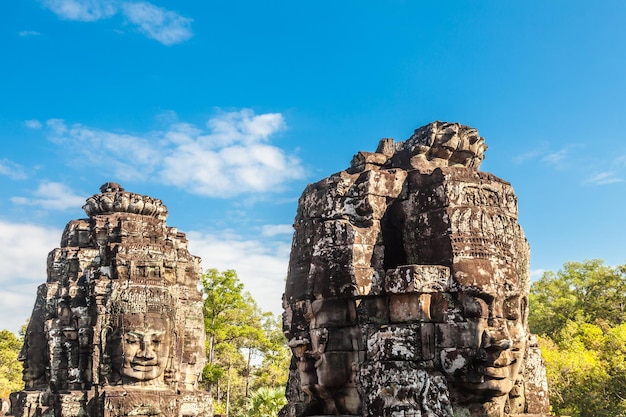 Château acient face du bayon à ankor thom au cambodge