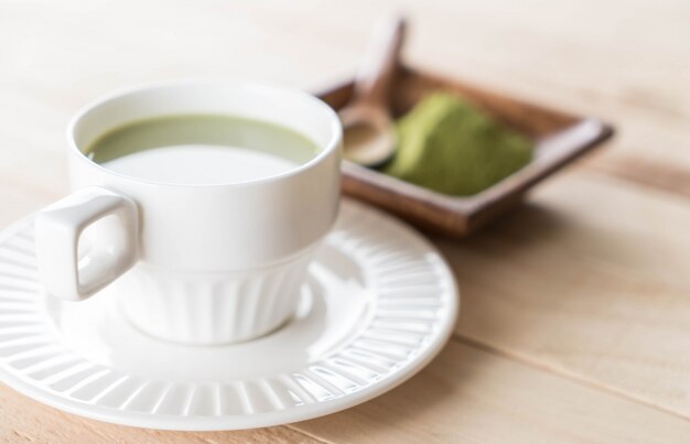 Chaud matcha latte