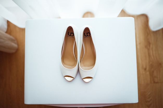 Chaussures de mariée par dessus