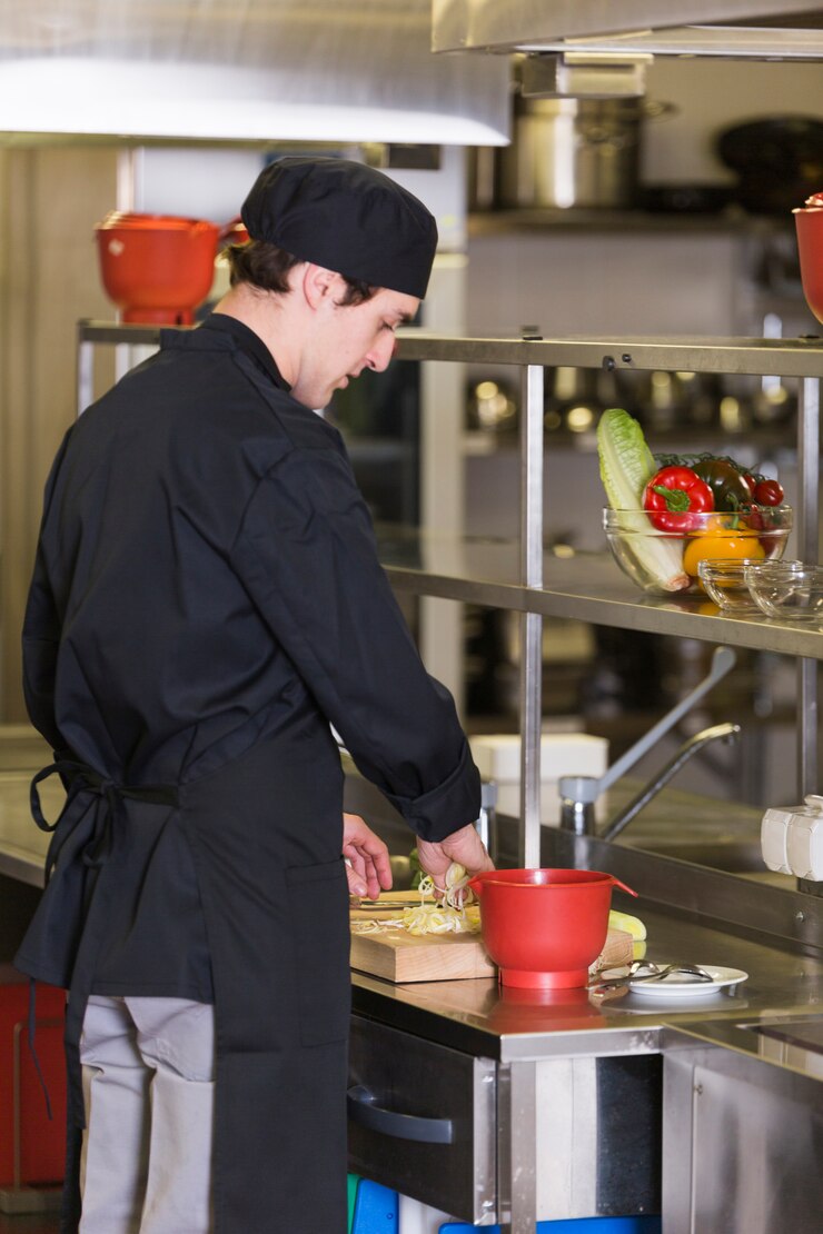 Photo gratuit chef préparant une recette