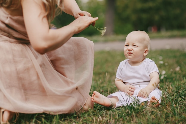 Cheveux de loisir vert petit enfant