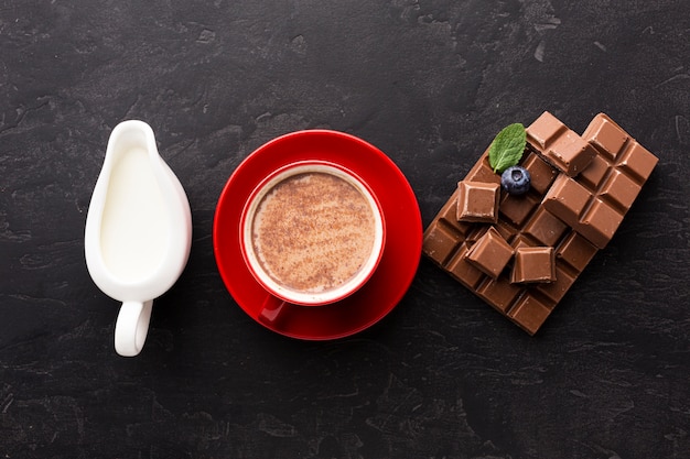 Chocolat chaud au lait à plat