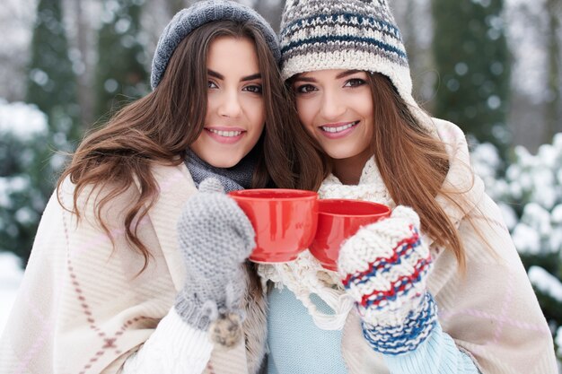 Le chocolat chaud avec mon meilleur ami a un goût incroyable