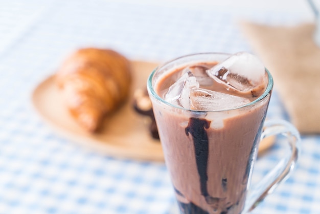 Chocolat glacé sur table