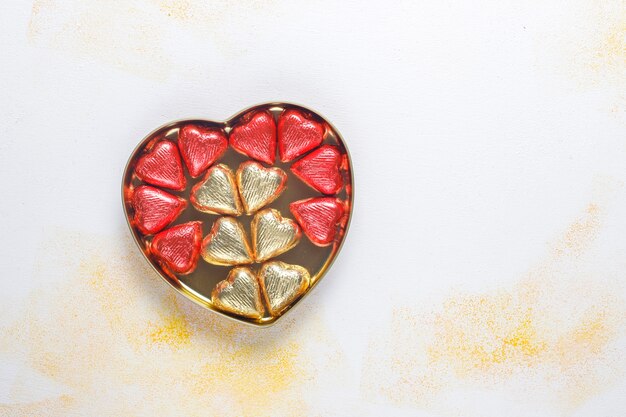 Chocolats en forme de coeur Saint Valentin, décors.