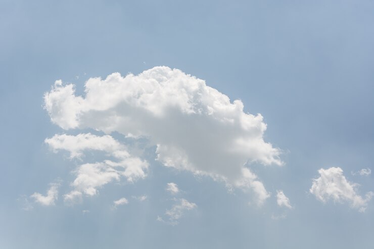 Photo gratuit ciel bleu avec des nuages ​​gros plan