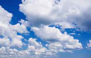 Photo gratuite ciel nuageux bleu naturel