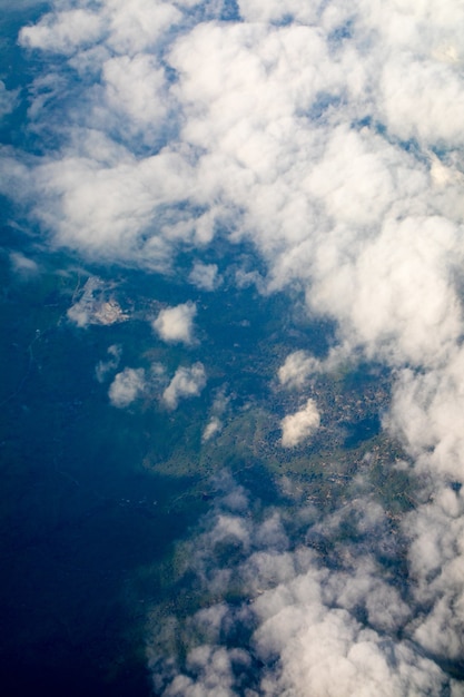Photo gratuite ciel nuageux, vue aérienne