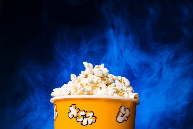 Cinéma avec boîte à pop-corn