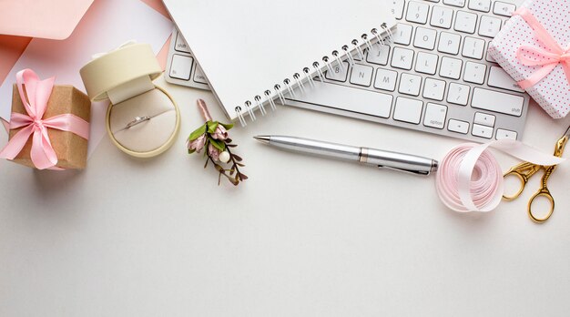 Clavier de concept de mariage moderne et espace de copie