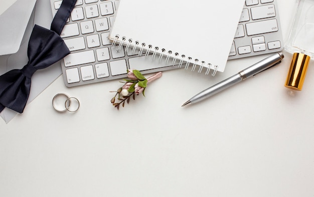 Photo gratuite clavier de concept de mariage moderne