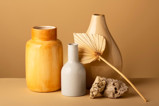 Photo gratuite close up arrangement de vases modernes
