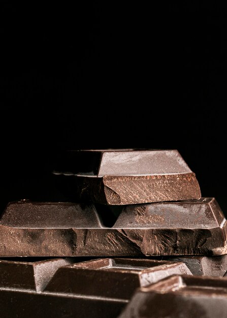 Close-up carrés de barres de chocolat