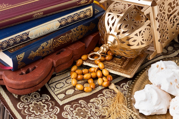 Close-up concept du nouvel an islamique avec misbaha