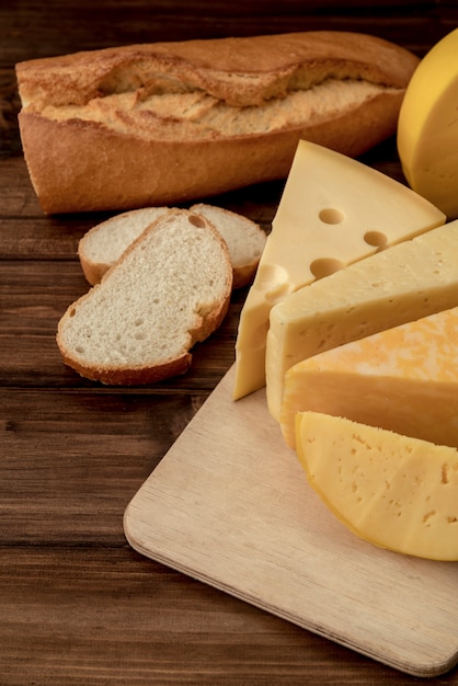 Close-up délicieuse variété de fromage fait maison