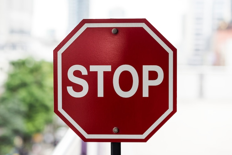 Photo gratuit closeup of stop road sign