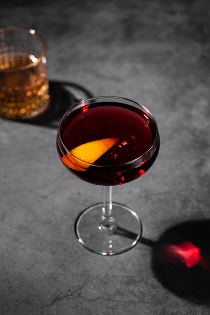 Cocktail rouge en coupe vue de dessus