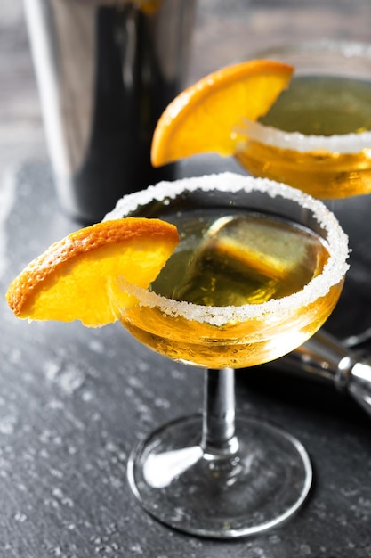 Cocktail de sidecar avec un bord de sucre